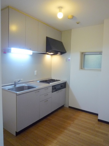 キッチン　★システムＫガス３口★窓もあります★