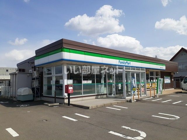 コンビニ　ファミリーマート 青森佃三丁目店（コンビニ）まで349m