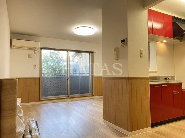 居室・リビング　同物件別部屋です。