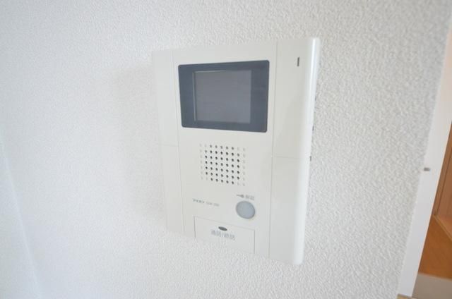 セキュリティ　☆来訪者をドアを開けずに確認できますね☆
