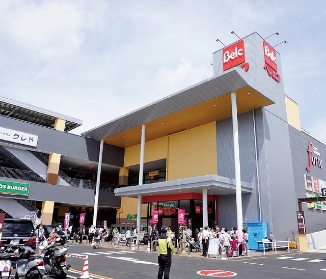 ショッピングセンター　フォルテ横浜川和町（ショッピングセンター）まで1409m