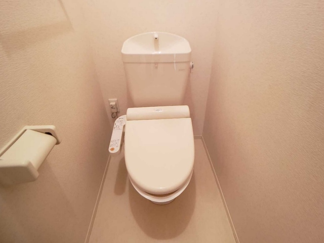 トイレ　温水洗浄暖房便座