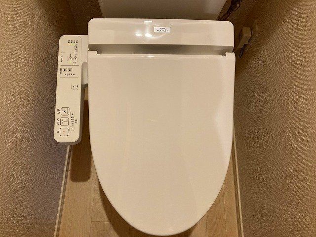 トイレ　部屋によりメーカーが異なります