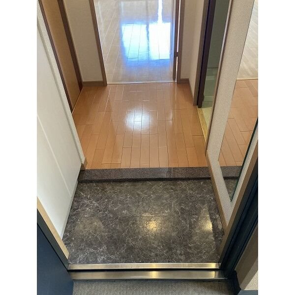 玄関　★見学予約受付中★