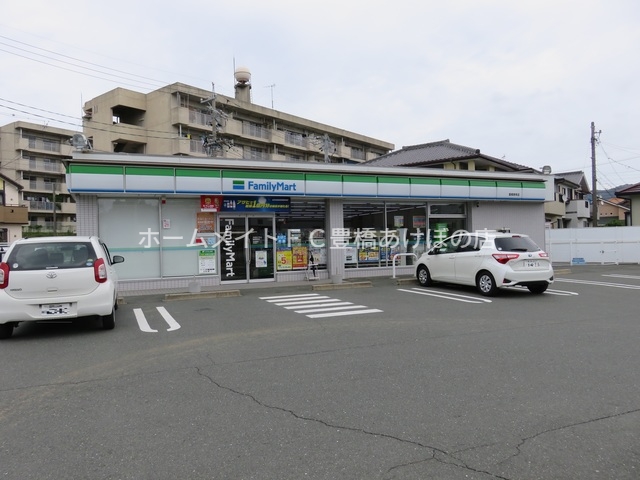 コンビニ　ファミリーマート豊橋東幸店（コンビニ）まで389m