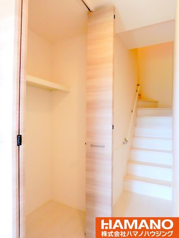 玄関　毎日通る玄関はこちらです（反転タイプです）