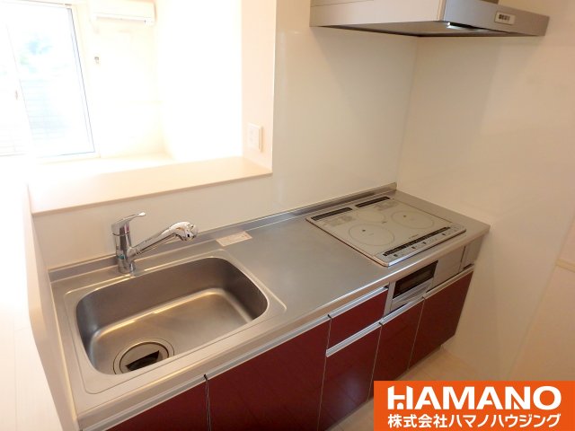 キッチン　コンパクトなキッチンで掃除もラクラク（反転タイプです）