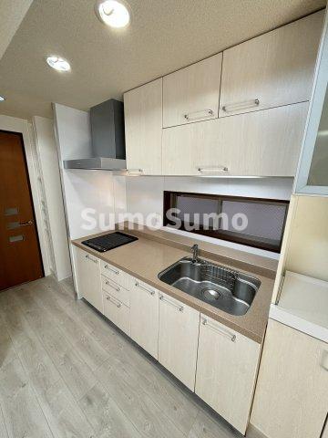 キッチン　コンパクトなキッチンで掃除もラクラク