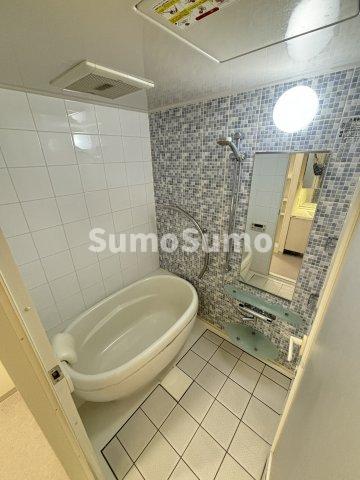 バス・シャワールーム　コンパクトで使いやすいお風呂です