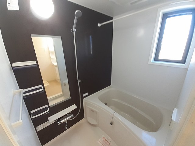 バス・シャワールーム　浴室乾燥・追い炊き機能付きの便利なバスルーム♪