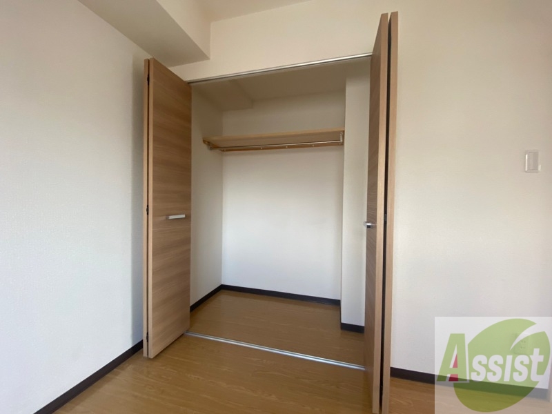 収納　寝室の収納です。部屋がすっきり片付きます。