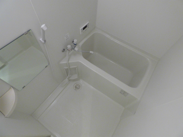 バス・シャワールーム　鏡付バスルーム