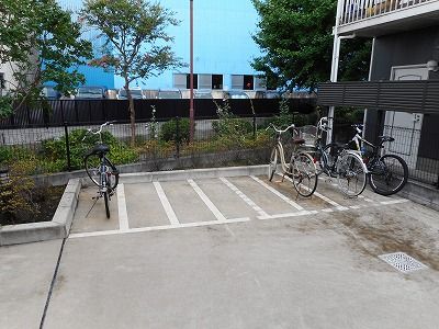 その他　駐輪場　原付＆自転車のみ駐輪可能