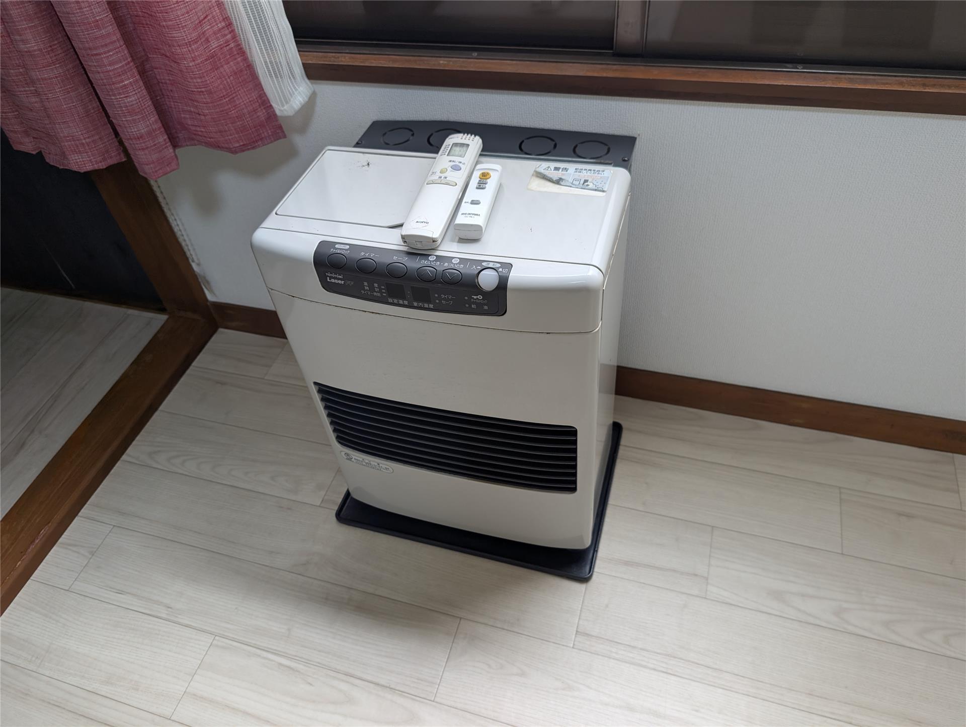 その他設備　灯油FFストーブ完備