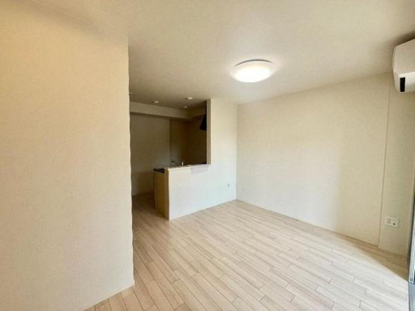 居室・リビング　類似物件の写真です。