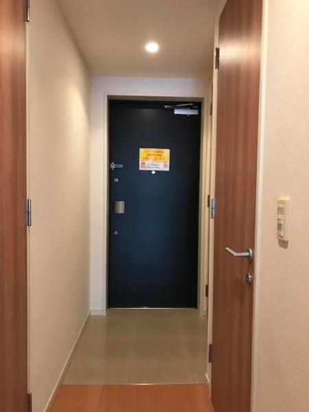 玄関　収納もある玄関です