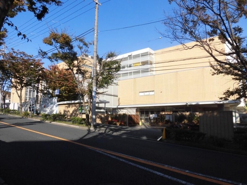 小学校　芦屋市立岩園小学校（小学校）まで596m