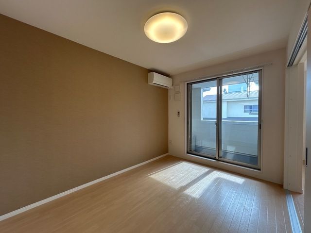 居室・リビング　ゆったり過ごせる居間です