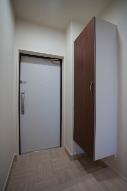 玄関　同じ施工会社のお部屋