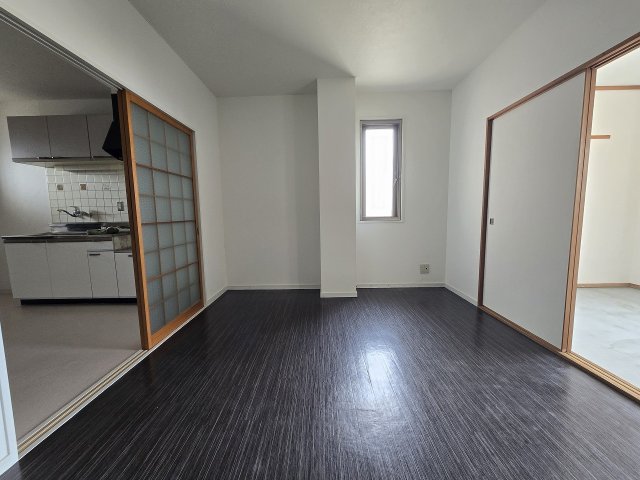 その他部屋・スペース　広くて明るい寝室