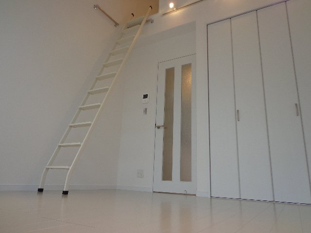 居室・リビング　キングリーコート菊名