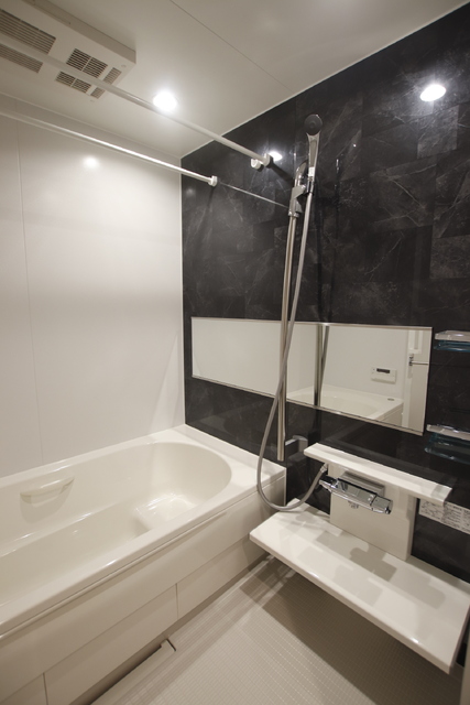 バス・シャワールーム　◆追焚付き・ゆとりある１坪タイプのバスルーム◆