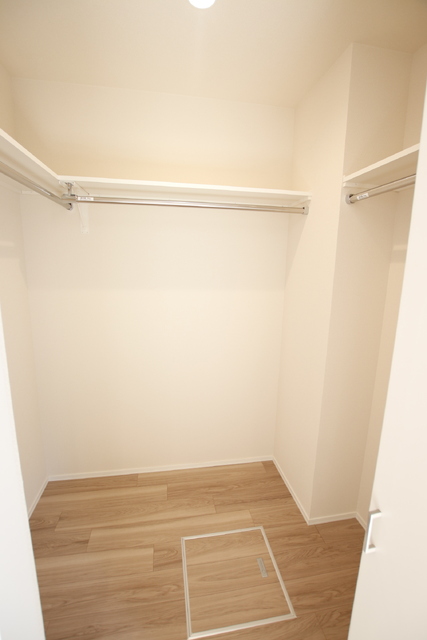 収納　◆たっぷり収納できるウォークインクローゼット◆