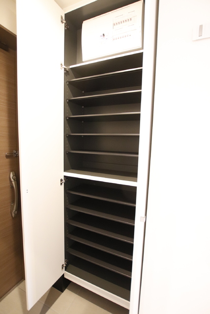 玄関　◆たっぷり入る玄関シューズボックス◆