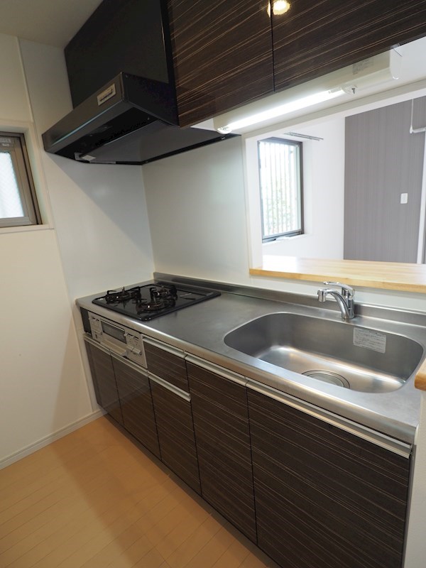 キッチン　使い勝手の良いキッチンでお料理も快適。