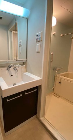 洗面設備　コンパクトで使いやすい洗面所