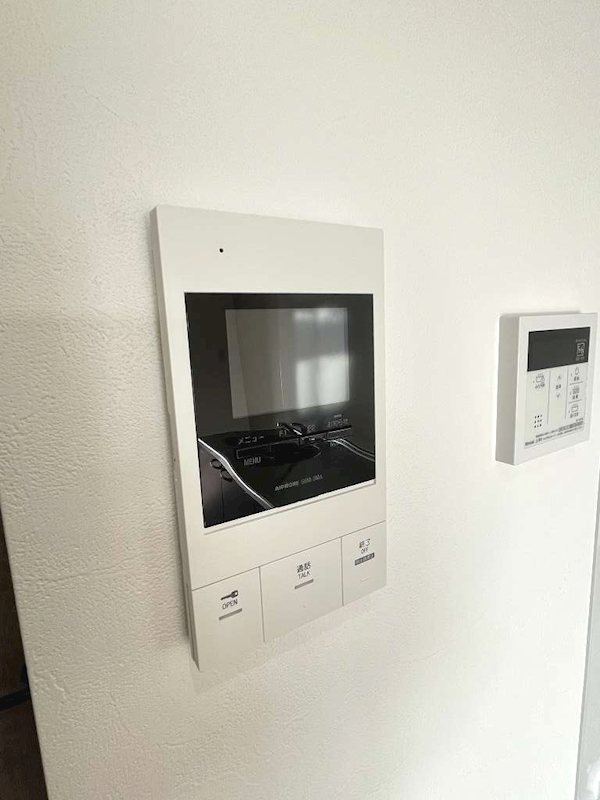 セキュリティ　モニター付インターホン完備