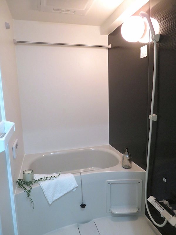 バス・シャワールーム　追焚機能・浴室暖房換気乾燥機完備