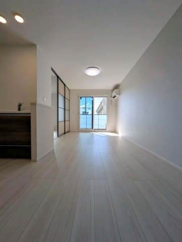 居室・リビング　南向きの明るいリビング