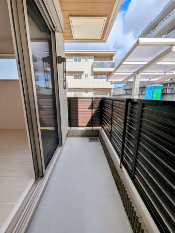 バルコニー　広々バルコニー