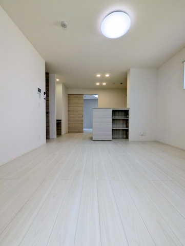 居室・リビング　南向きの明るいリビング