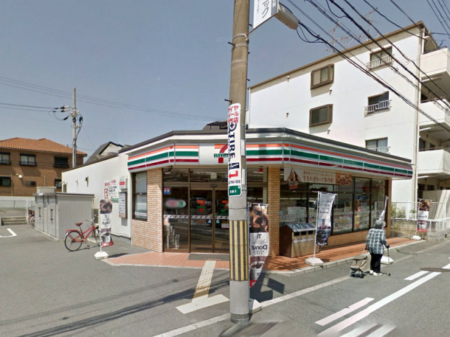 コンビニ　セブンイレブン大阪瓜破3丁目店（コンビニ）まで570m