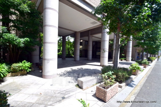 その他　ピロティ