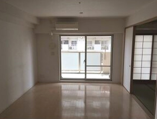 居室・リビング　こちらの居間で趣味の時間をお楽しみください