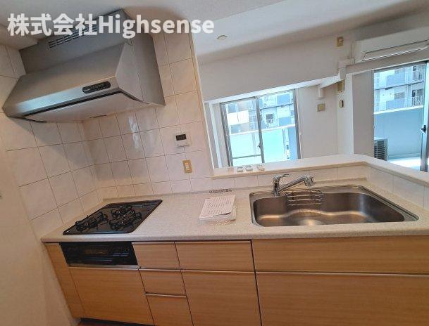 キッチン　コンパクトなキッチンで掃除もラクラク