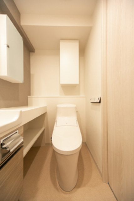 トイレ　※写真は同タイプ住戸です。