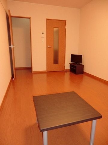 居室・リビング　クローゼット収納付き