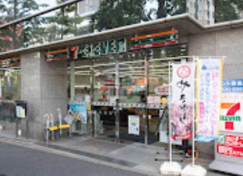 コンビニ　セブンイレブン小石川白山通り店（コンビニ）まで553m
