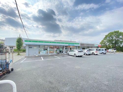 コンビニ　ファミリーマート平針住宅店（コンビニ）まで489m