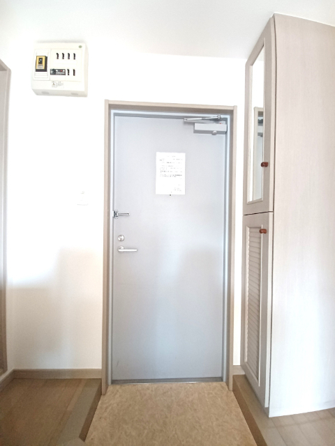 玄関　同タイプの他のお部屋