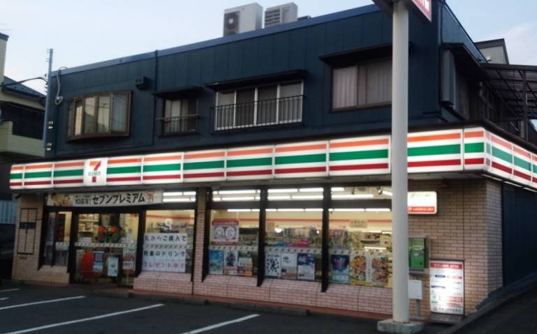 コンビニ　セブン－イレブン西戸塚店（コンビニ）まで334m