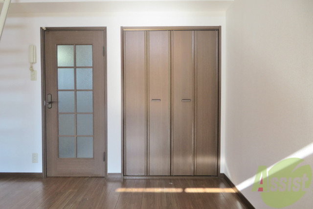 収納　収納はこちら、たくさん入りそうですねー