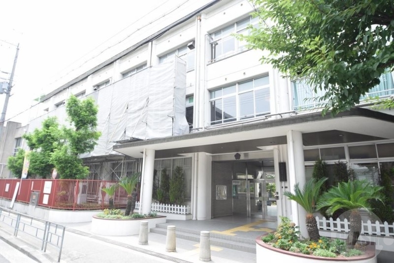 小学校　大阪市立菅原小学校（小学校）まで395m