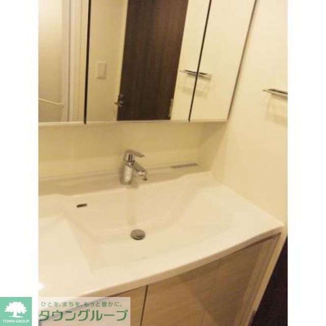 洗面設備　※写真は同タイプ住戸です。