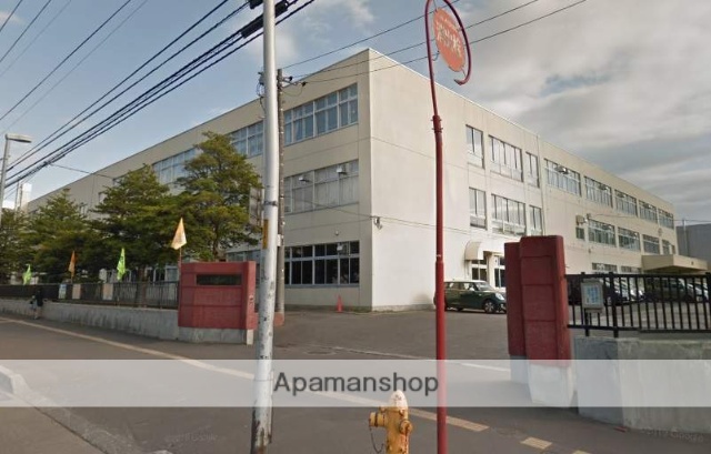 小学校　新琴似小学校（小学校）まで451m