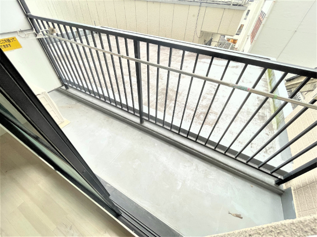 バルコニー　洗濯機・冷蔵庫・電子レンジ付き